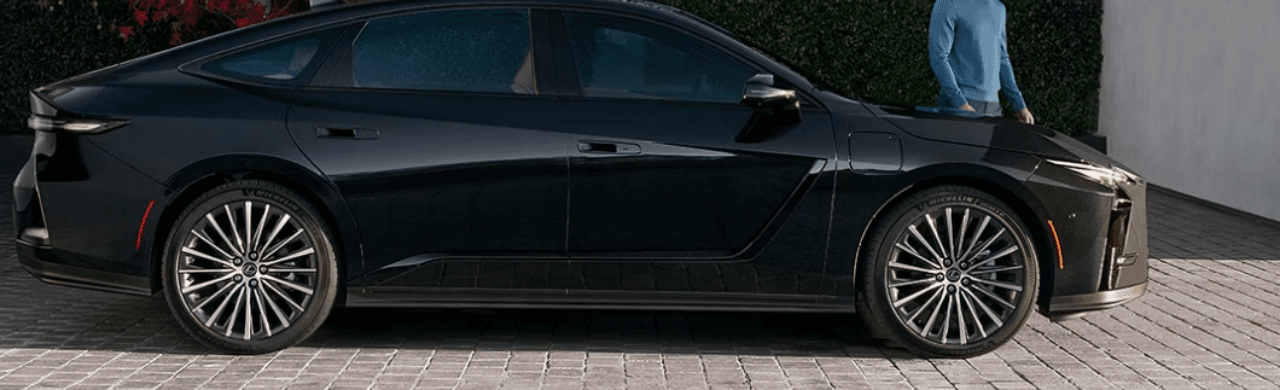 2026 Lexus ES near Indianapolis: Design, Tech & Powertrains